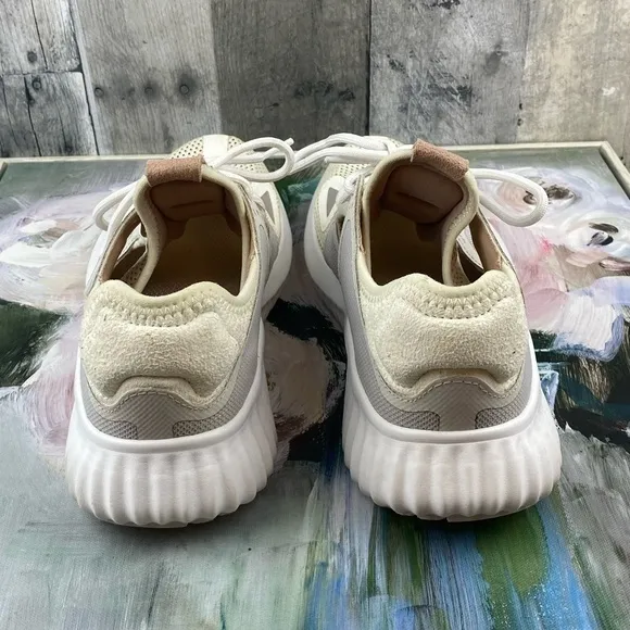 Adidas Woman’s Run Lux Sneaker in Off White Combo Size 9.