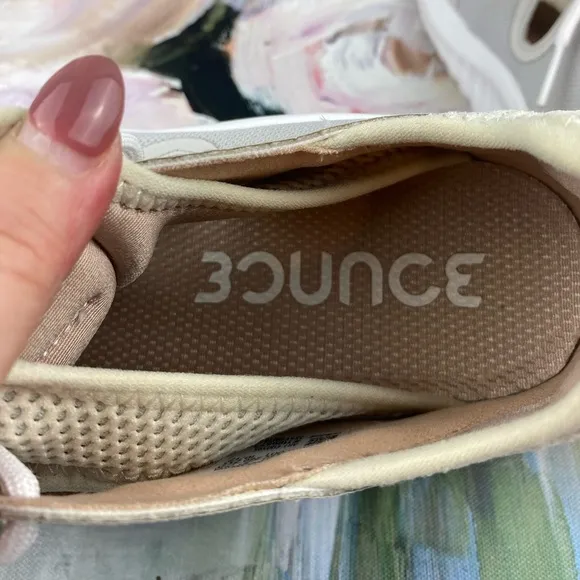 Adidas Woman’s Run Lux Sneaker in Off White Combo Size 9.