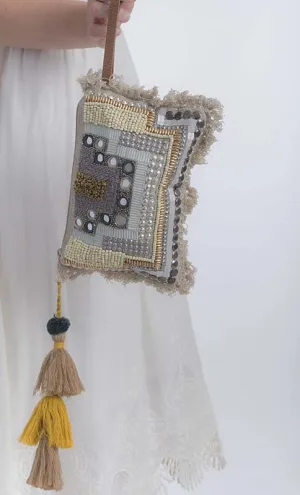 Beaded Clutch - AJ19