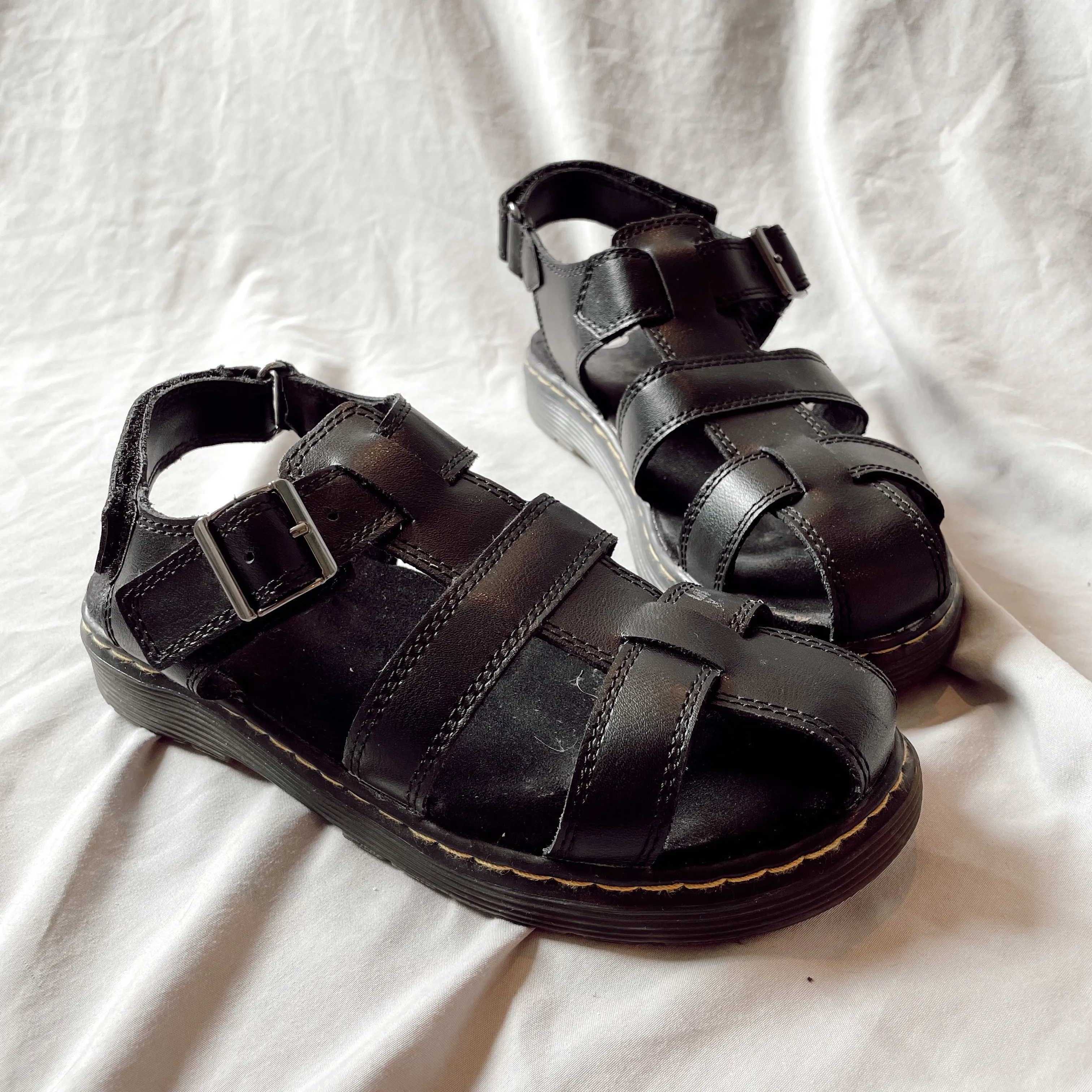 Black Fisherman Sandals