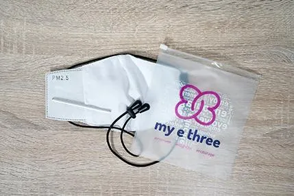 Chicago White face mask with filter pocket