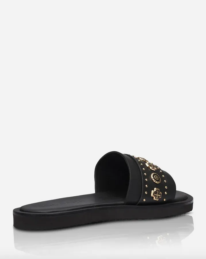Cleo Slide