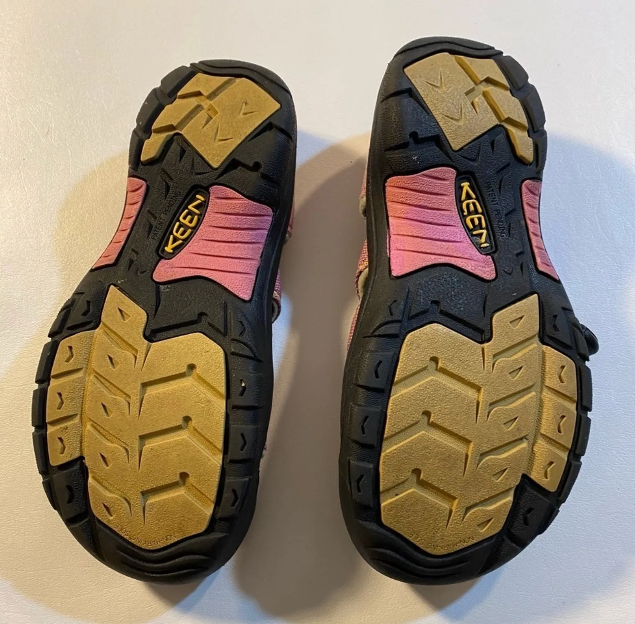 Keen Size 5 Youth/Big Kid Pink Waterproof Hiking Sandals With Nonmarking Soles
