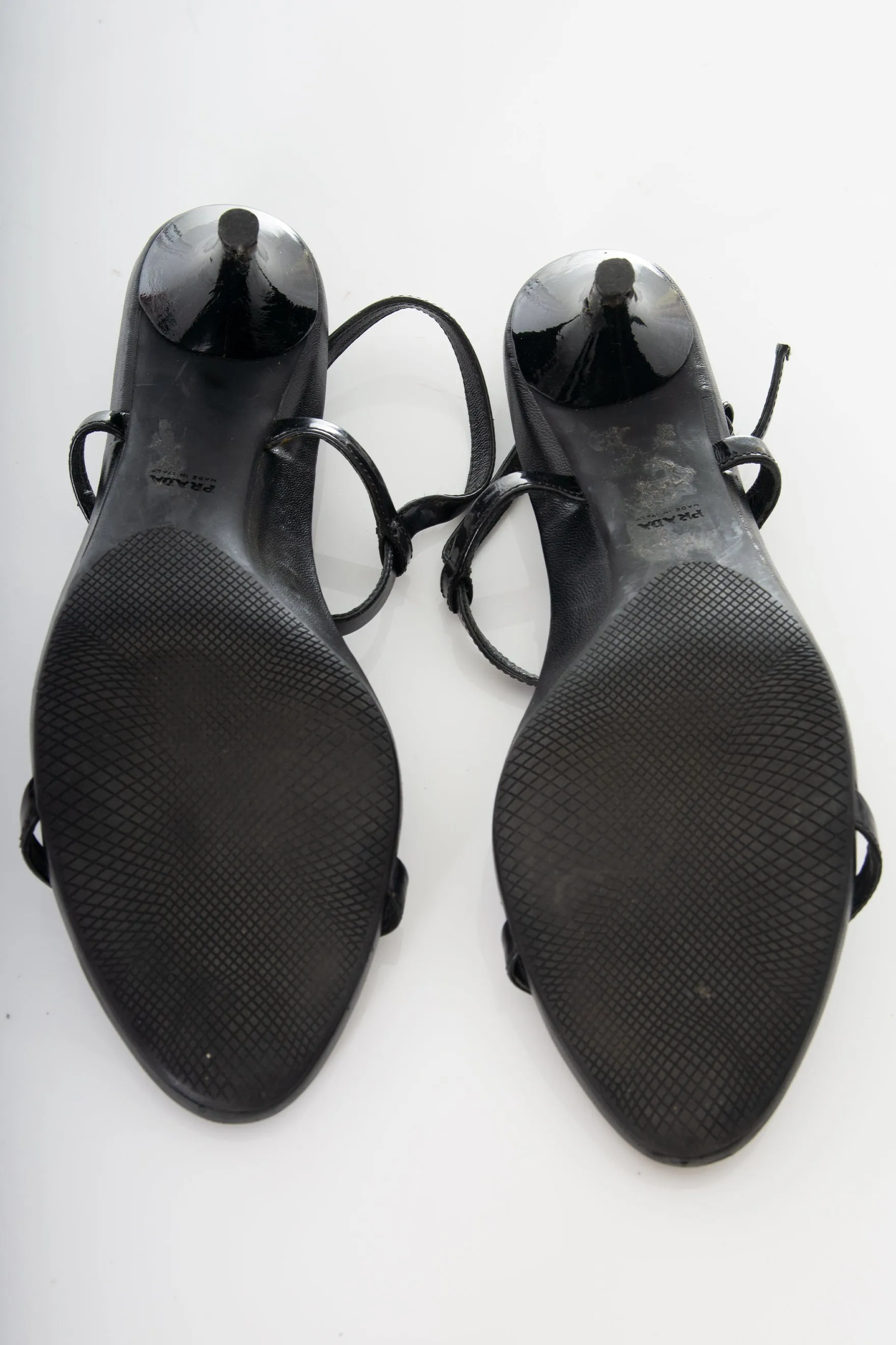 Logo Heels 38