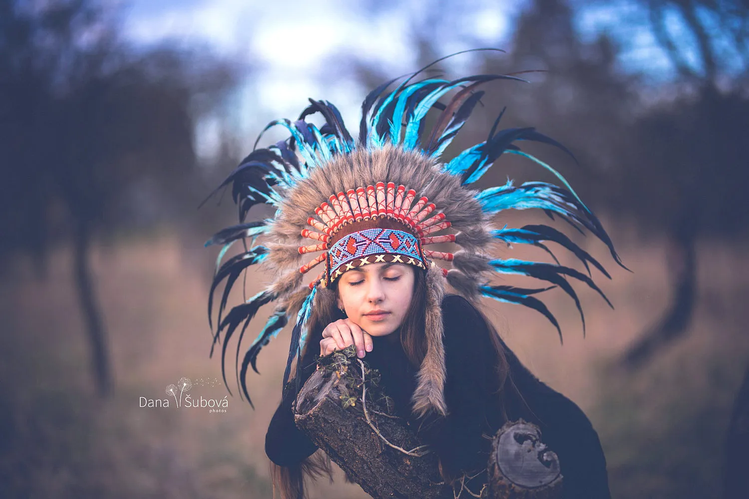 N33- From 5-8 years Kid / Child's: Indian turquoise and black feather Headdress 21 inch. – 53,34 cm.