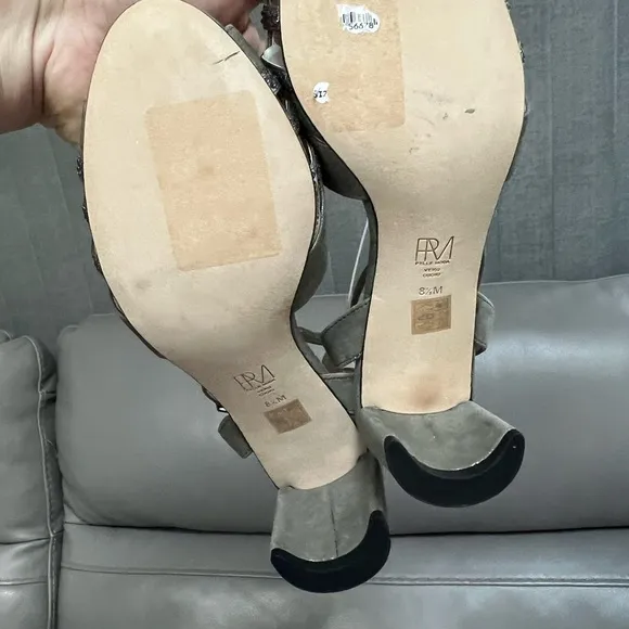 Pelle Moda new without box sandals size 8.5