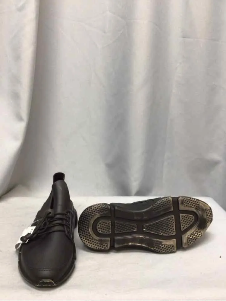 SIZE 8 Ladies SHOES