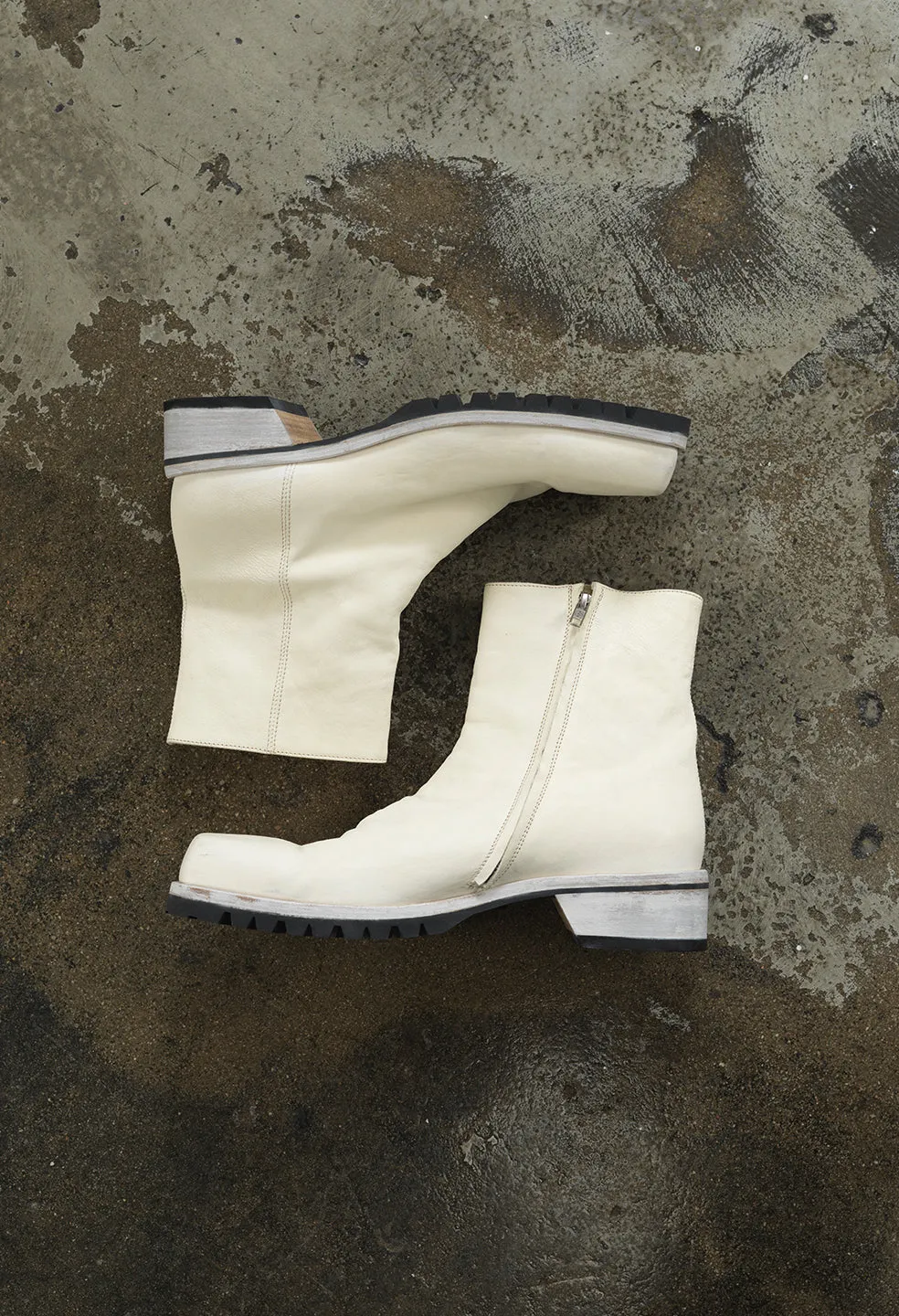Square Toe Boot / White