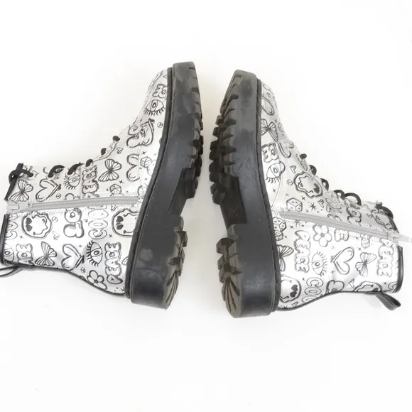 Steve Madden Kids' Jdrina Graffiti Print Combat Boot Silver Black Size 4