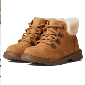 UGG Azell toddler/little kid size 9