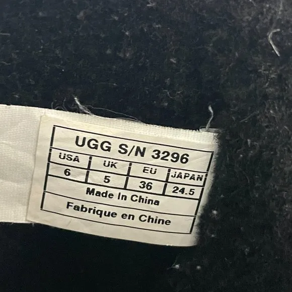 UGG Riverton Boot (Youth Boys'), Size 6