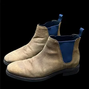 WAKEFIELD GRAND WATERPROOF CHELSEA BOOT IN DOGWOOD/ PEACOAT LEATHER