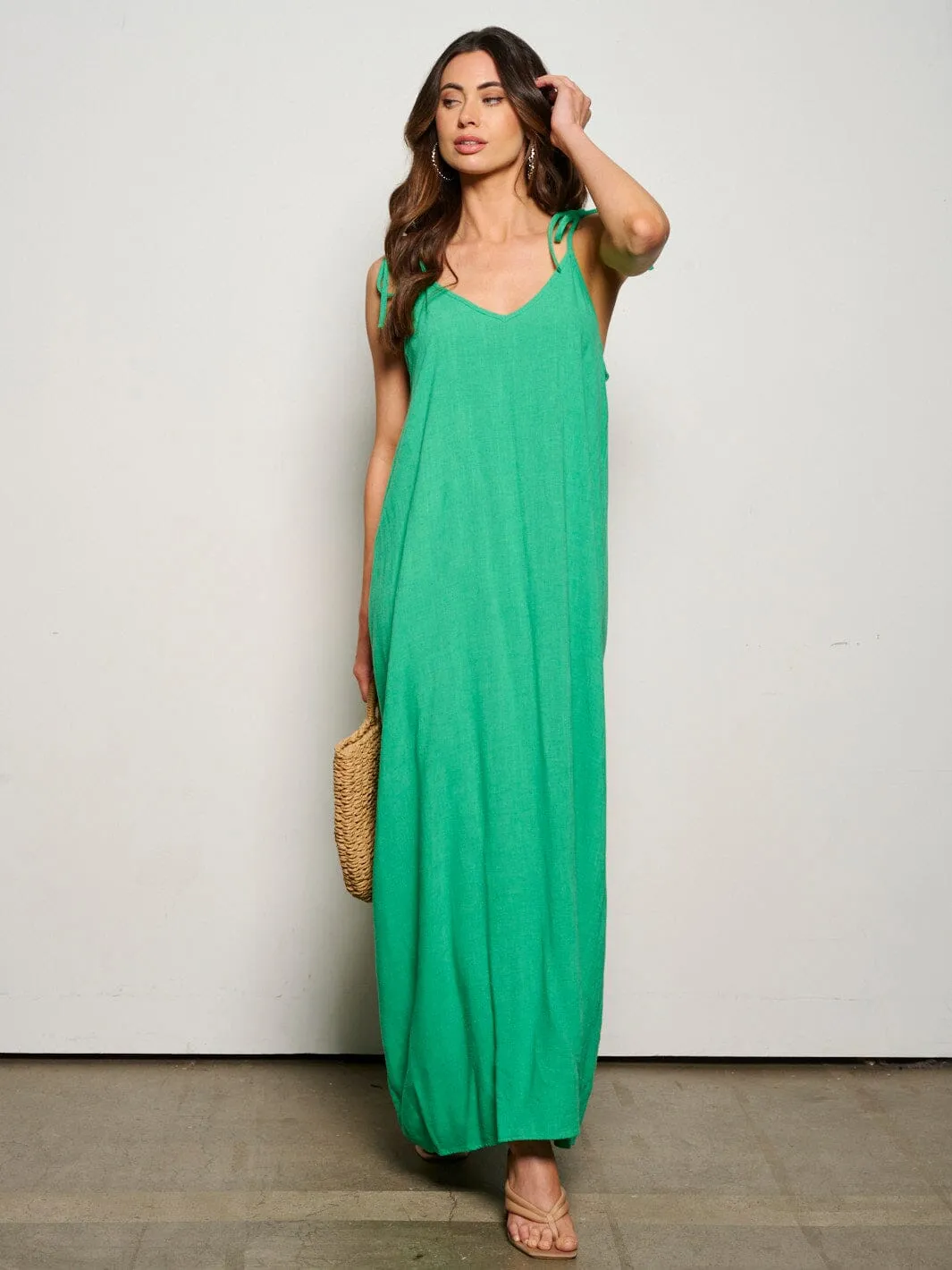 WOMEN'S SLEEVELESS ADJUSTABLE V-NECK MAXI DRESS