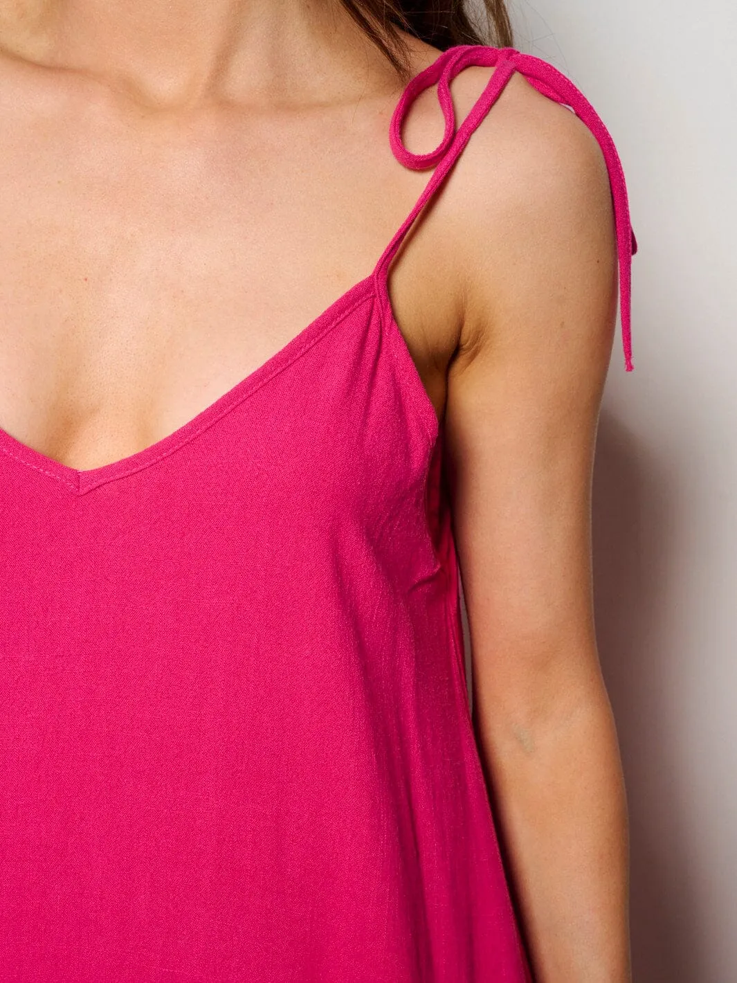 WOMEN'S SLEEVELESS ADJUSTABLE V-NECK MAXI DRESS